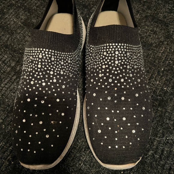 Nice flats - never been worn before - size us 6 - Picture 3 of 5